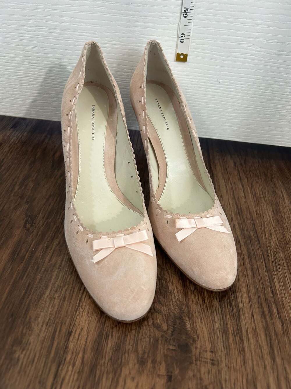 Banana Republic Blush Pink Suede Bow Pumps Size 9M